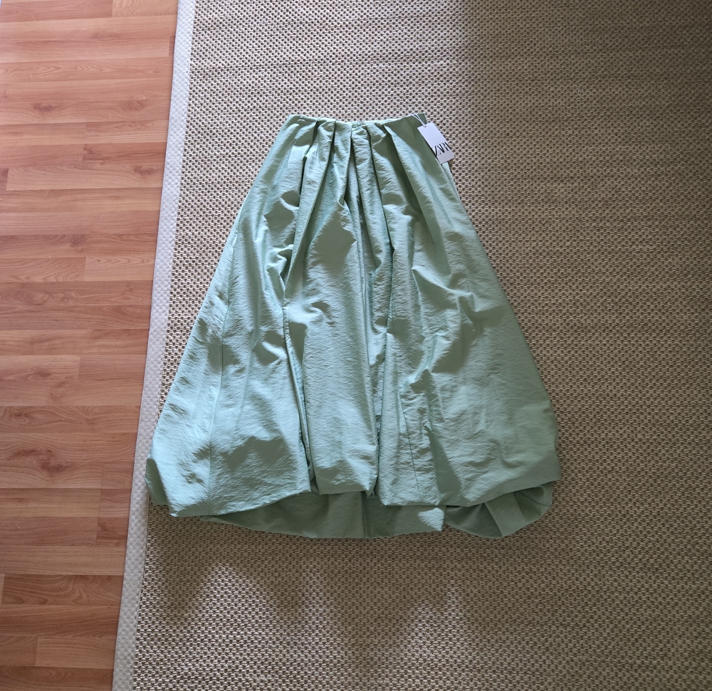 ZARA Light Green Balloon Dress